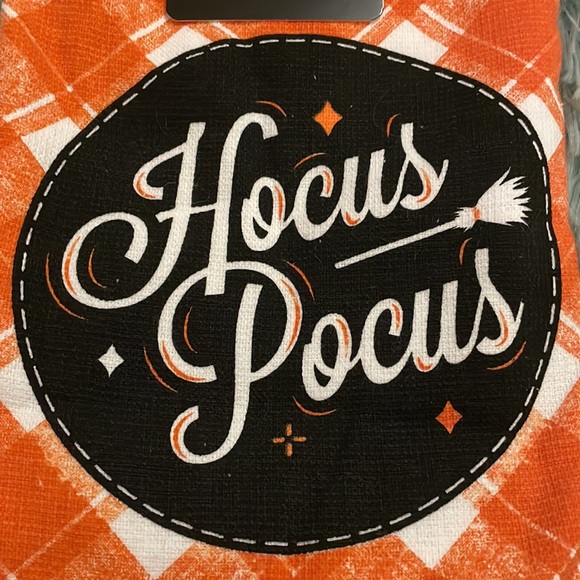 Hocus Pocus Tie Towel - Picture 7 of 8